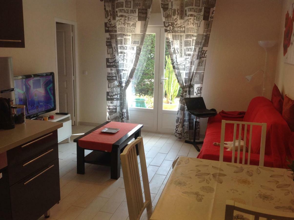 Rez De Villa Pebrier เฟรฌูส ภายนอก รูปภาพ